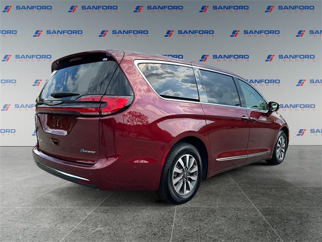 used 2022 Chrysler Pacifica Hybrid car, priced at $27,926