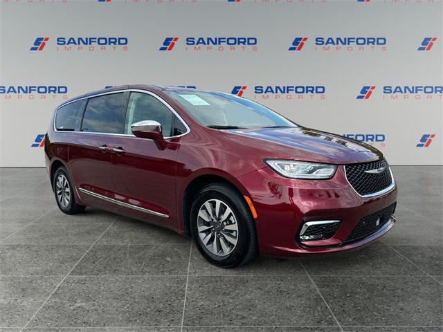 used 2022 Chrysler Pacifica Hybrid car, priced at $27,926