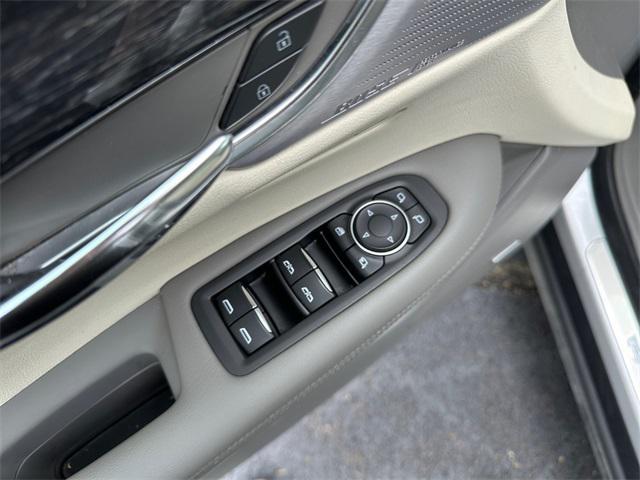 used 2020 Cadillac XT6 car, priced at $25,750