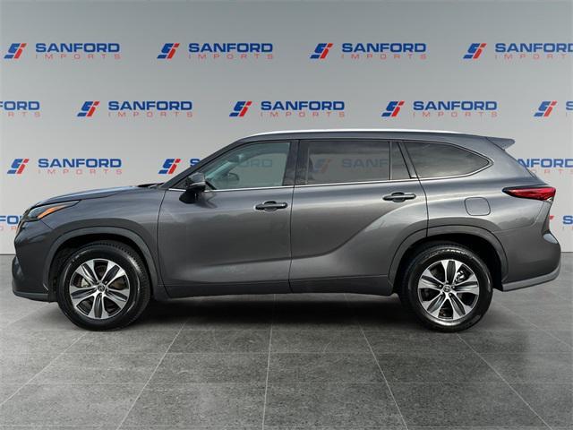 used 2022 Toyota Highlander car, priced at $31,776