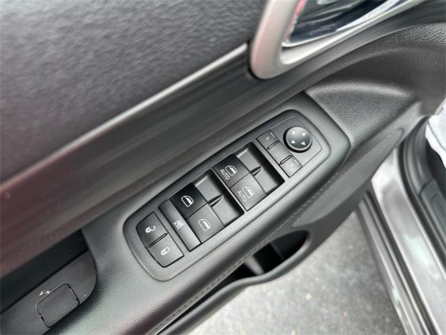 used 2019 Jeep Grand Cherokee car, priced at $17,994