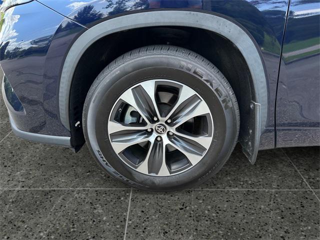 used 2020 Toyota Highlander car, priced at $29,450