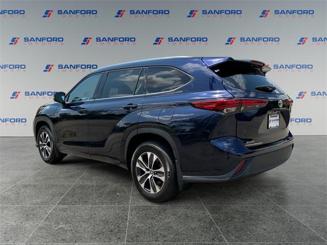 used 2020 Toyota Highlander car, priced at $29,450