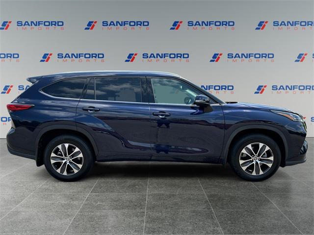 used 2020 Toyota Highlander car, priced at $29,450