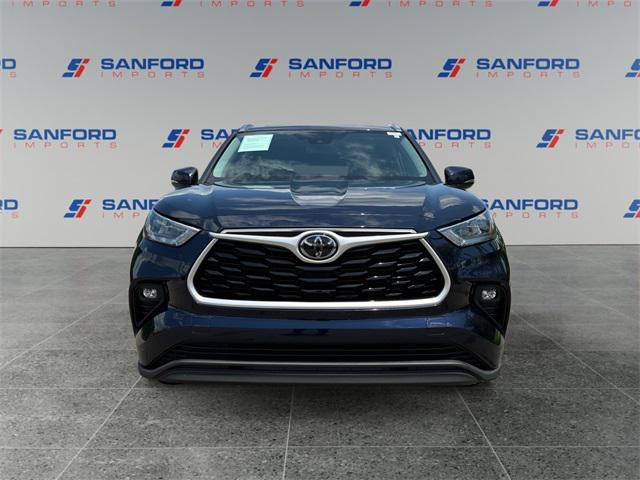 used 2020 Toyota Highlander car, priced at $29,450