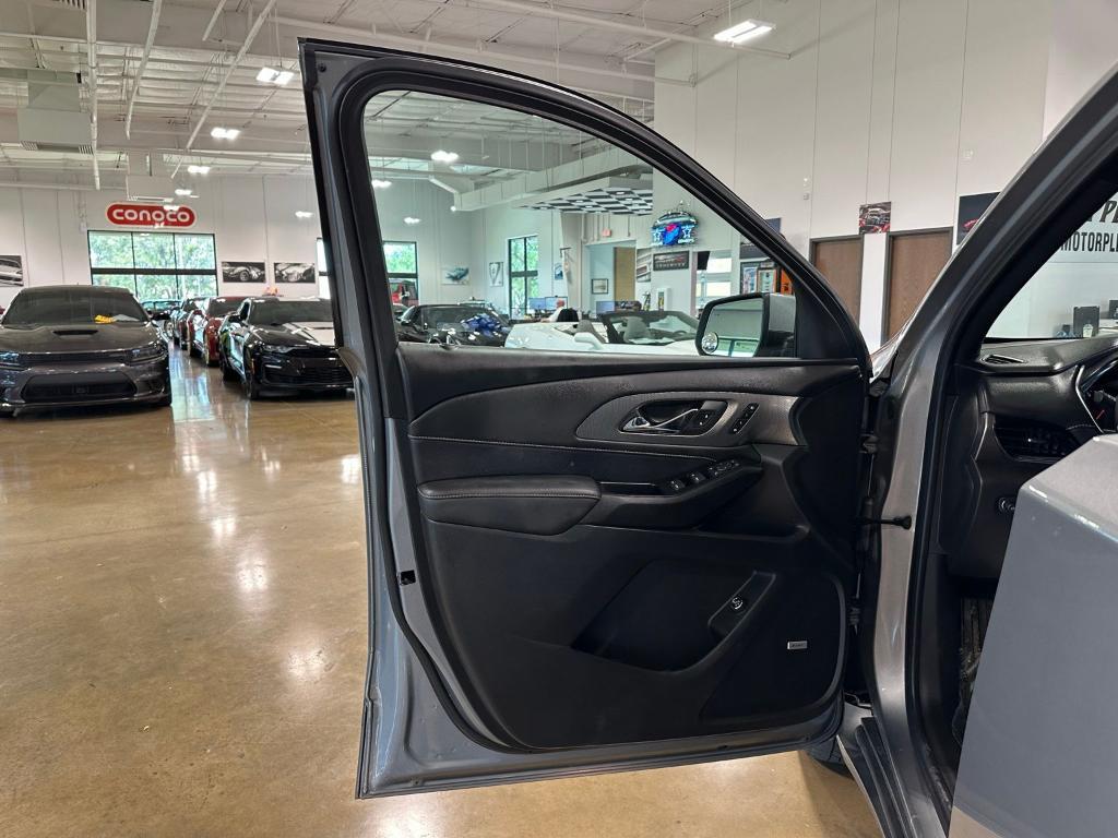 used 2023 Chevrolet Traverse car, priced at $39,000
