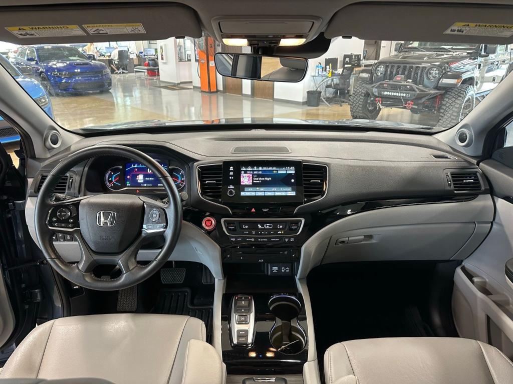 used 2021 Honda Pilot car, priced at $28,000
