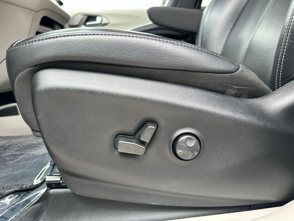 used 2022 Chrysler Pacifica car, priced at $23,500