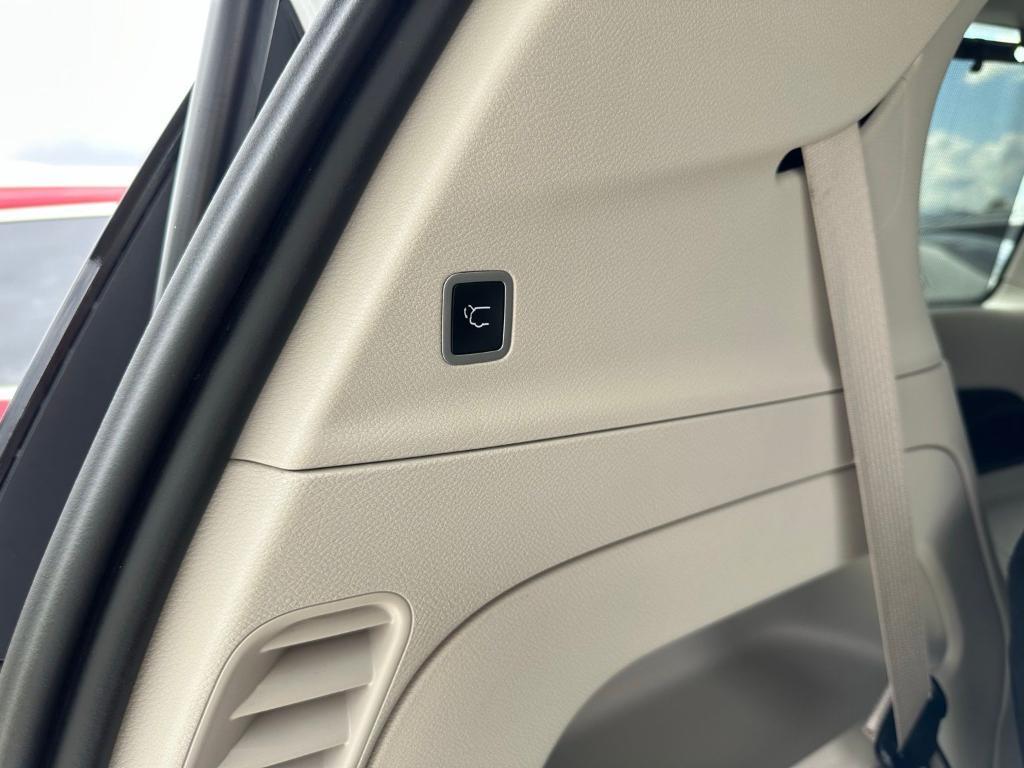 used 2022 Chrysler Pacifica car, priced at $23,500