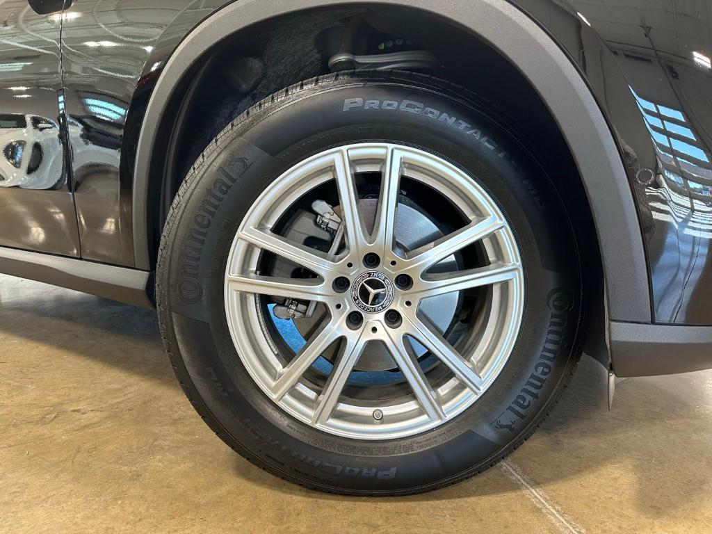 used 2025 Mercedes-Benz GLC 300 car, priced at $48,000
