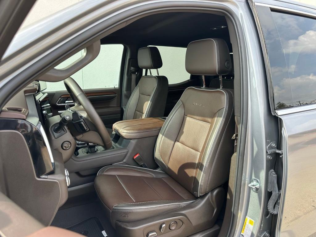 used 2023 GMC Sierra 1500 car, priced at $57,000