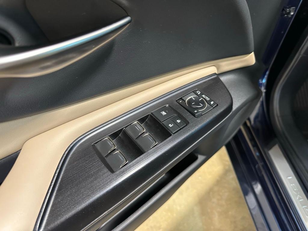 used 2021 Lexus ES 350 car, priced at $29,500