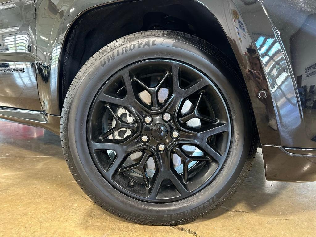 used 2021 Jeep Grand Cherokee car, priced at $29,500