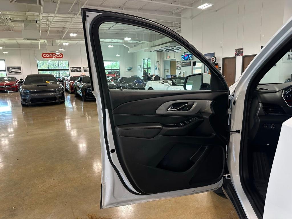 used 2023 Chevrolet Traverse car, priced at $29,750