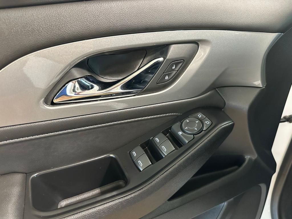 used 2023 Chevrolet Traverse car, priced at $29,750