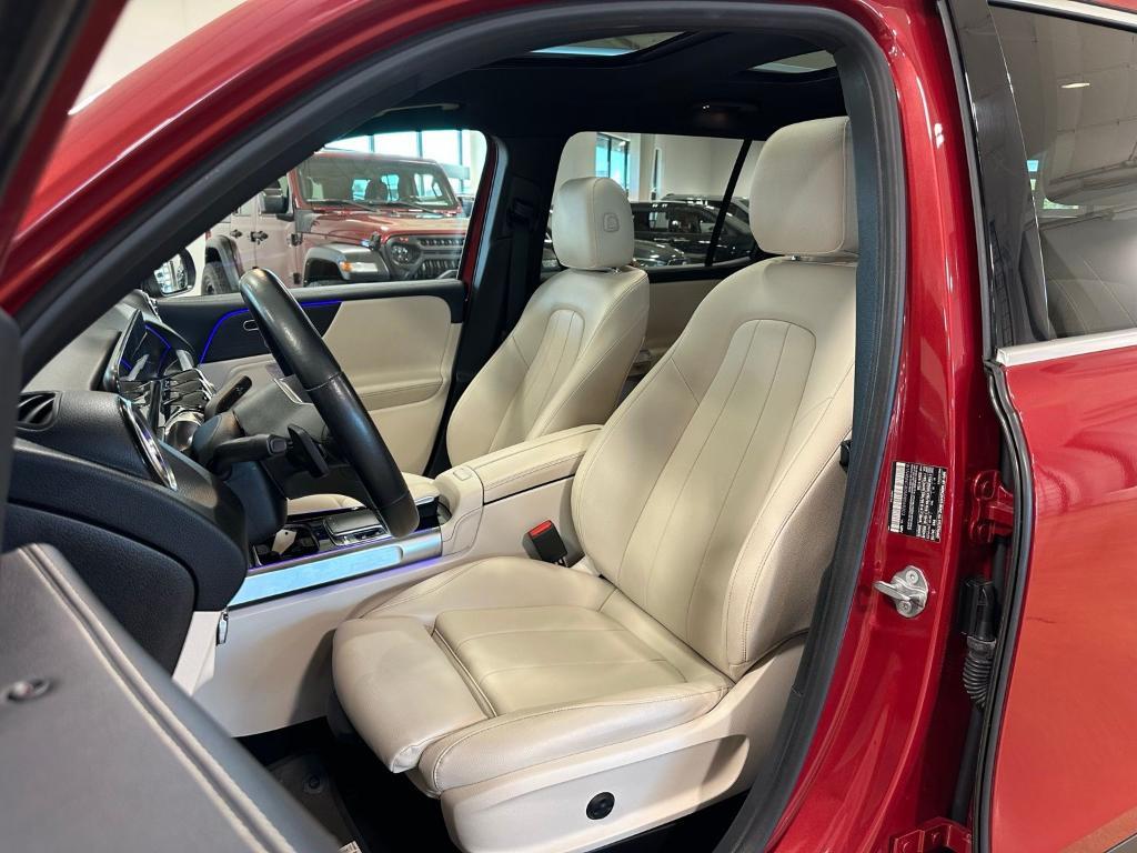 used 2021 Mercedes-Benz GLB 250 car, priced at $26,000
