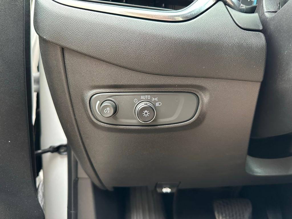 used 2021 Chevrolet Equinox car, priced at $18,700