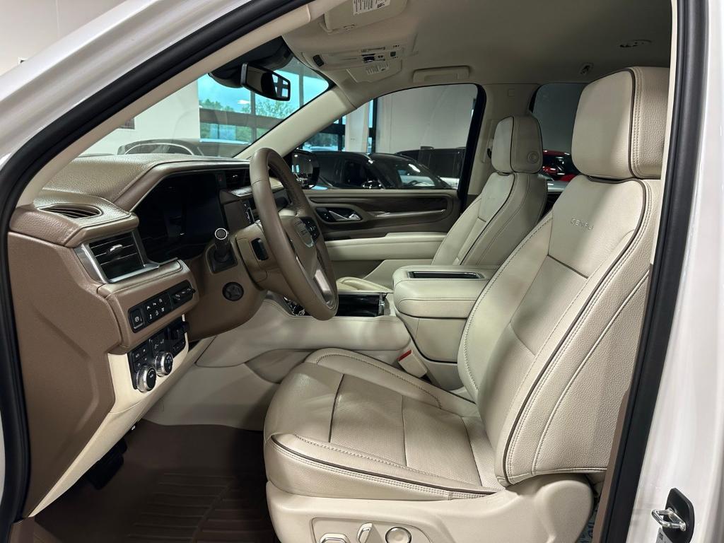 used 2023 GMC Yukon XL car, priced at $65,000