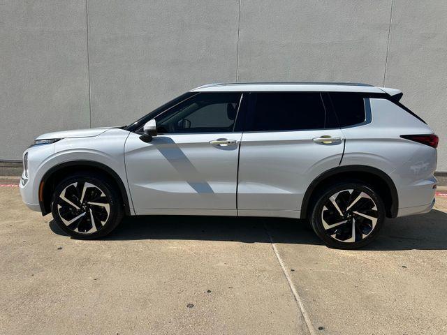 used 2023 Mitsubishi Outlander car, priced at $26,000