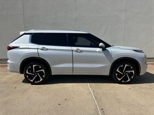 used 2023 Mitsubishi Outlander car, priced at $26,000