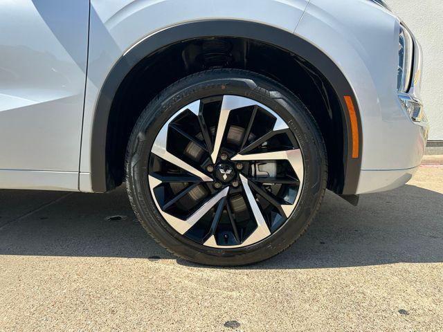 used 2023 Mitsubishi Outlander car, priced at $26,000