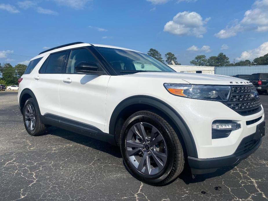 new 2024 Ford Explorer car, priced at $48,425