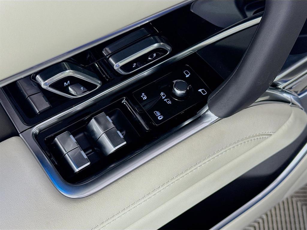 new 2025 Land Rover Range Rover car, priced at $165,560