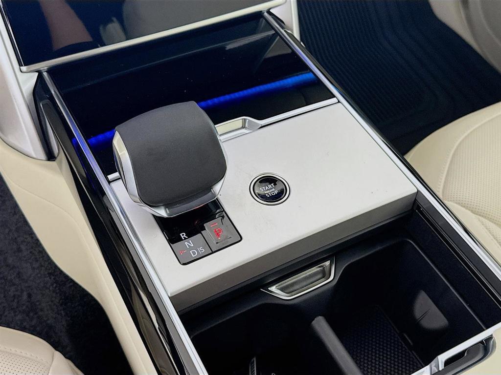 new 2025 Land Rover Range Rover car, priced at $165,560