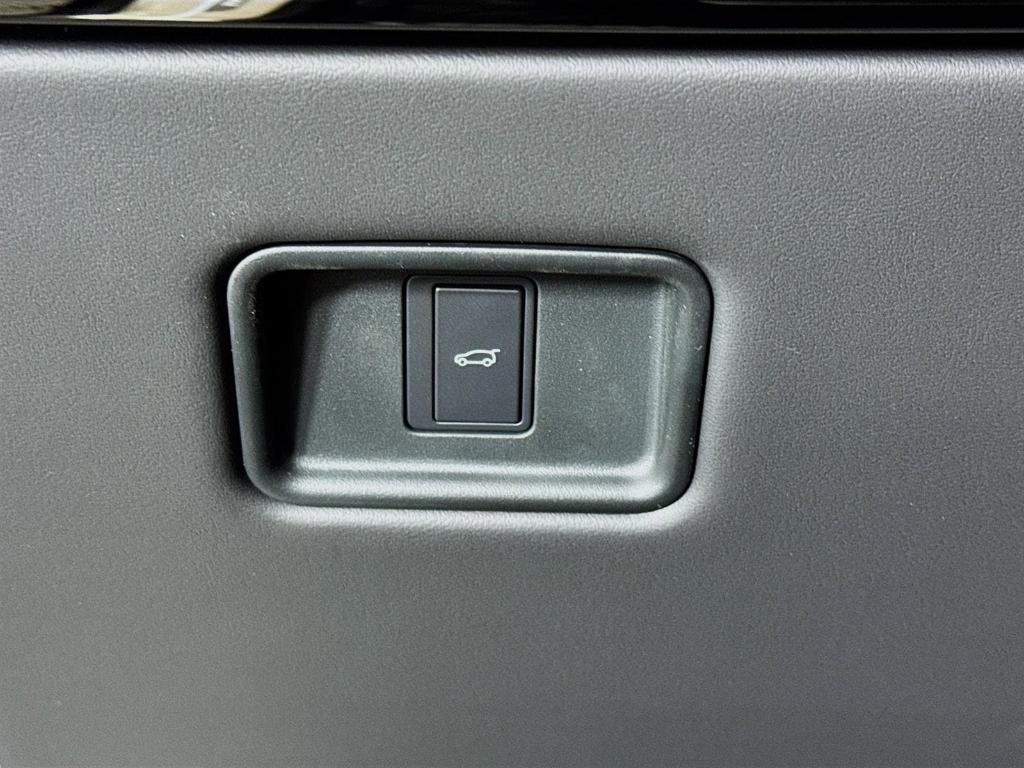 new 2025 Land Rover Range Rover Sport car, priced at $106,115