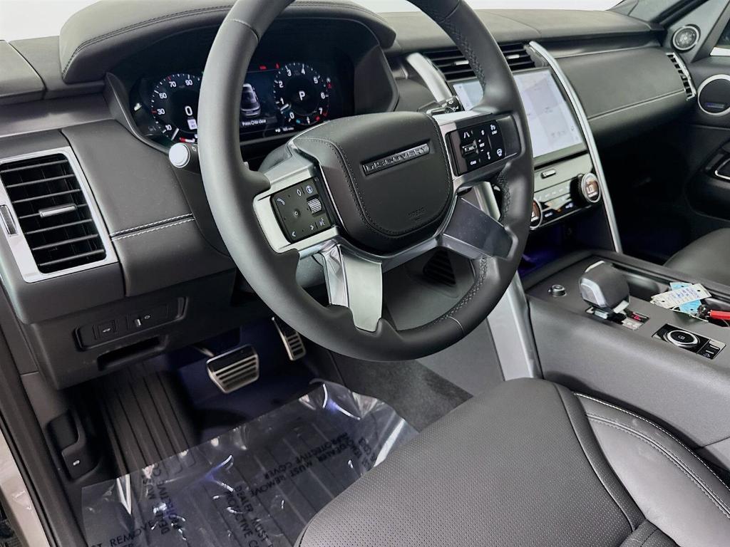 new 2025 Land Rover Discovery car, priced at $86,918