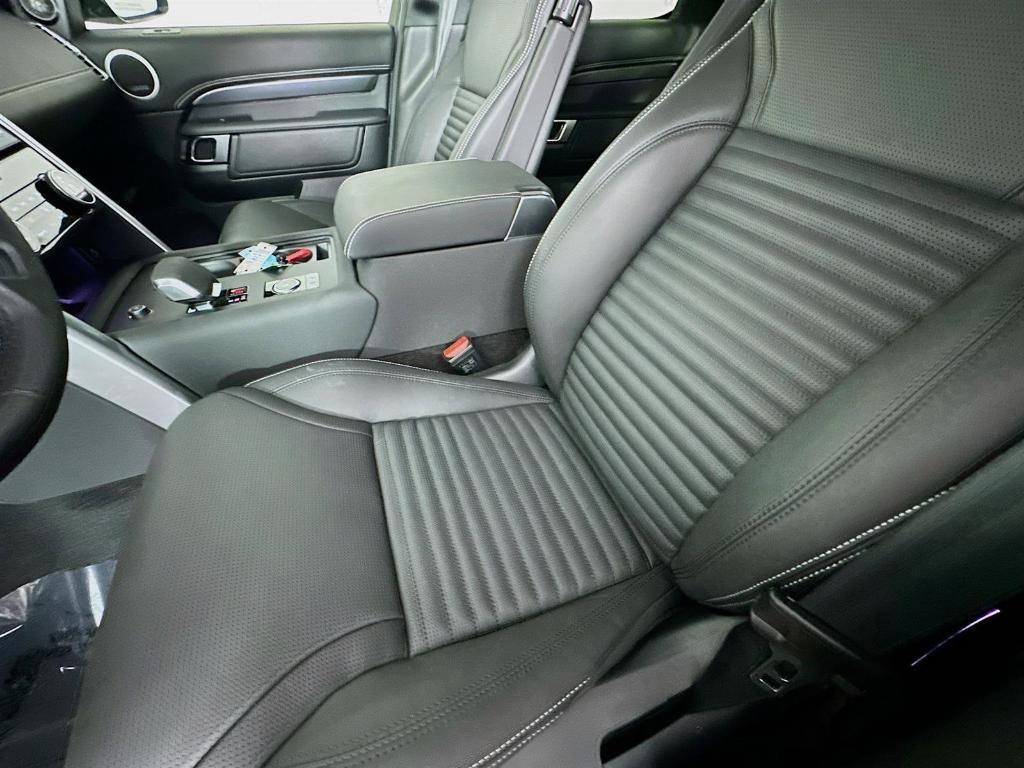 new 2025 Land Rover Discovery car, priced at $86,918