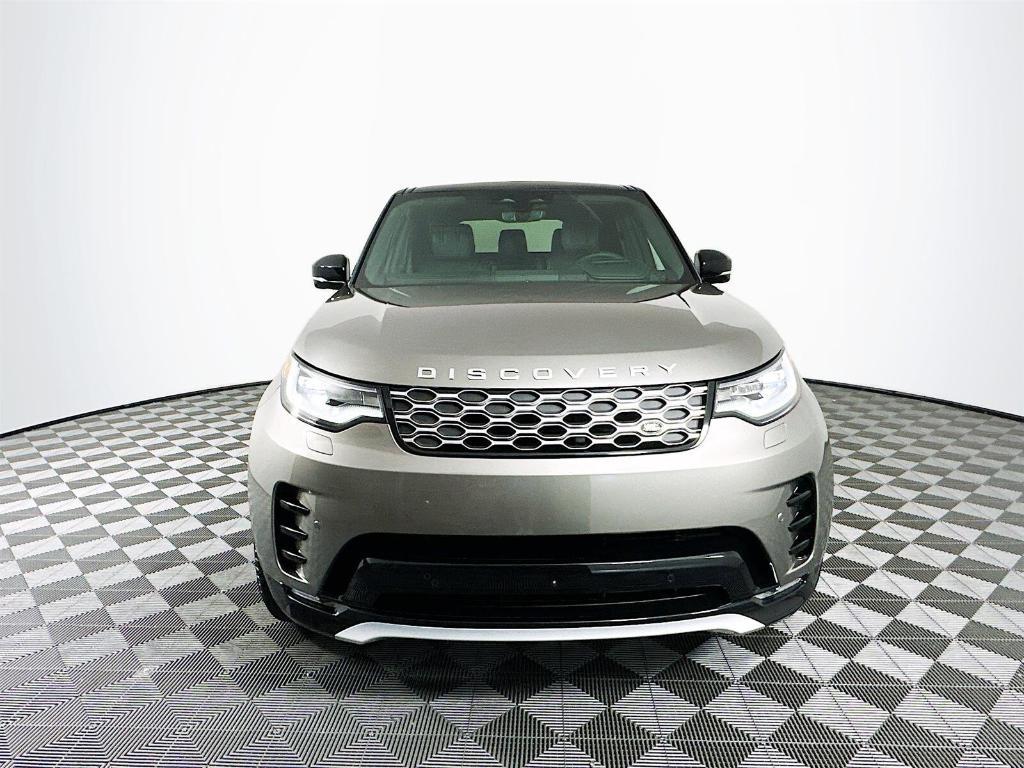 new 2025 Land Rover Discovery car, priced at $86,918