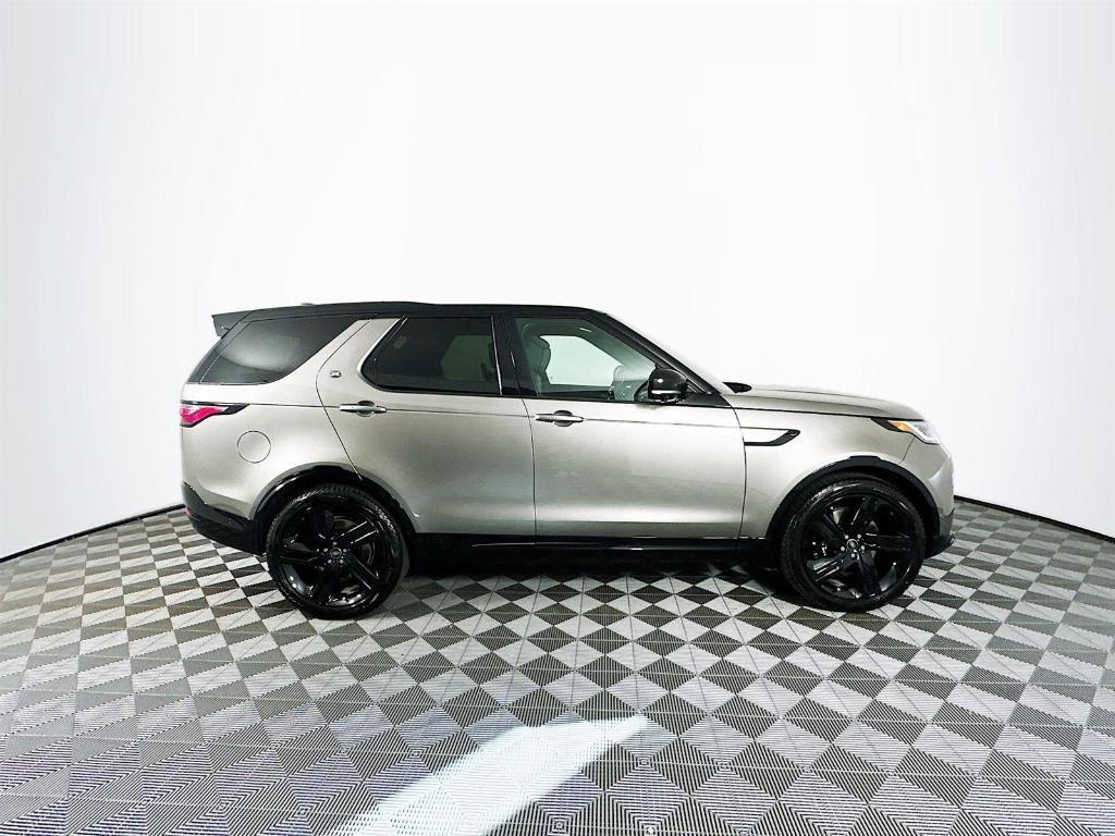 new 2025 Land Rover Discovery car, priced at $86,918