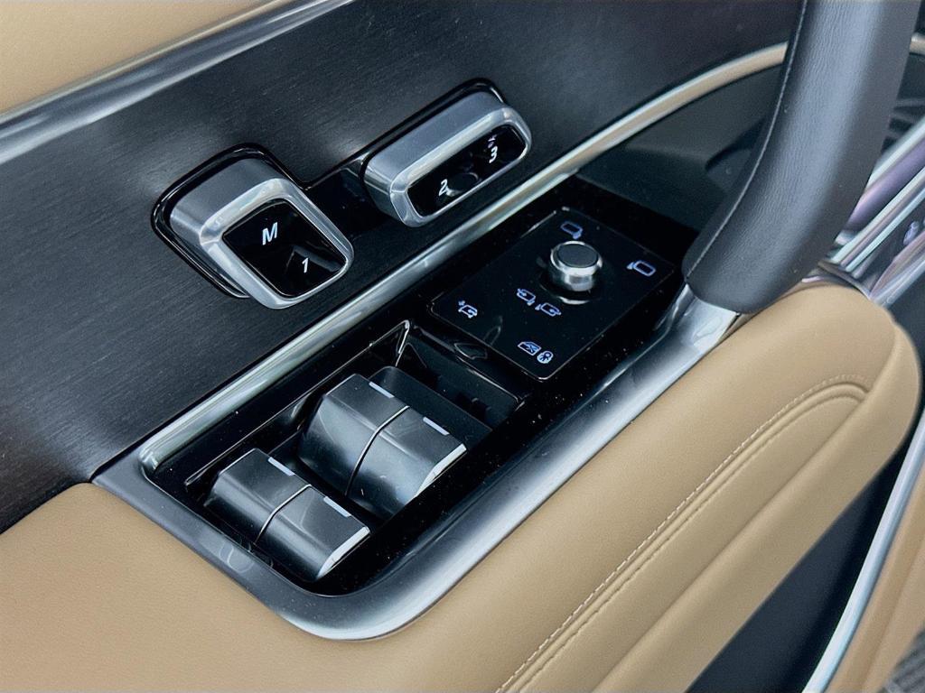new 2025 Land Rover Range Rover car, priced at $150,450