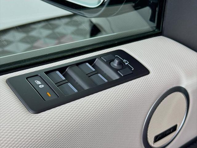 new 2025 Land Rover Discovery car, priced at $80,300