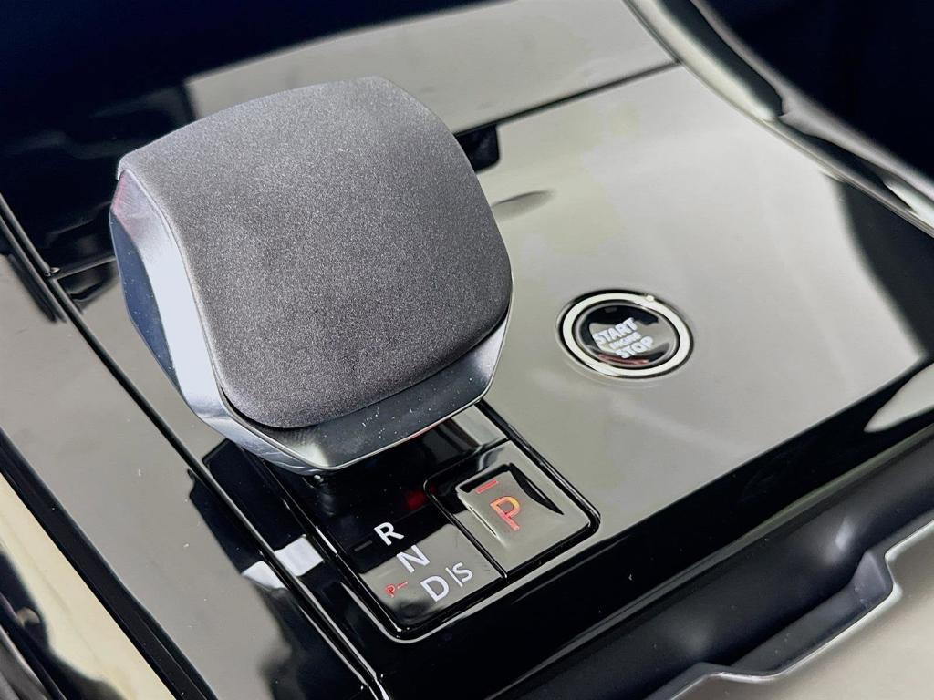 new 2025 Land Rover Range Rover Sport car, priced at $96,740
