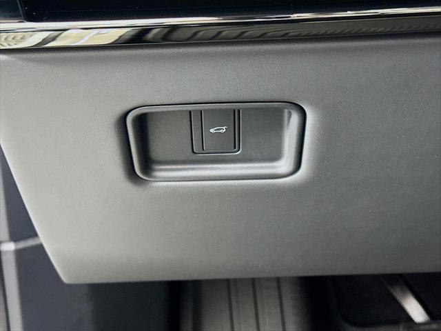 new 2025 Land Rover Range Rover Sport car, priced at $84,955