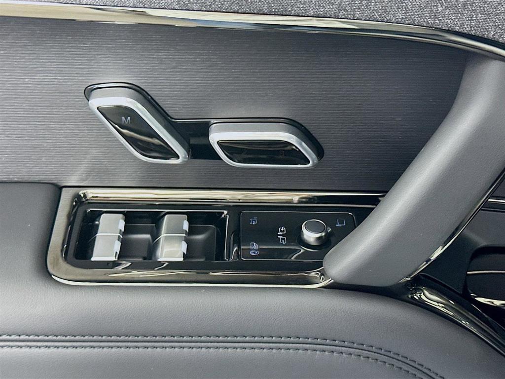 new 2025 Land Rover Range Rover Sport car, priced at $84,955