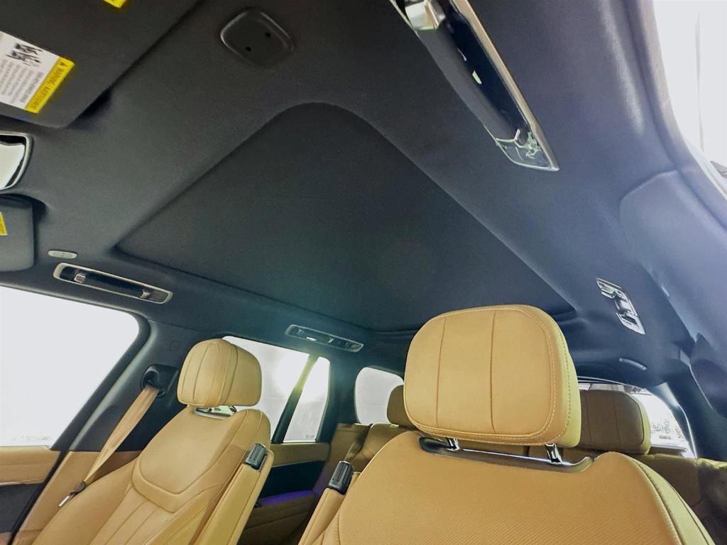 new 2025 Land Rover Range Rover car, priced at $152,400