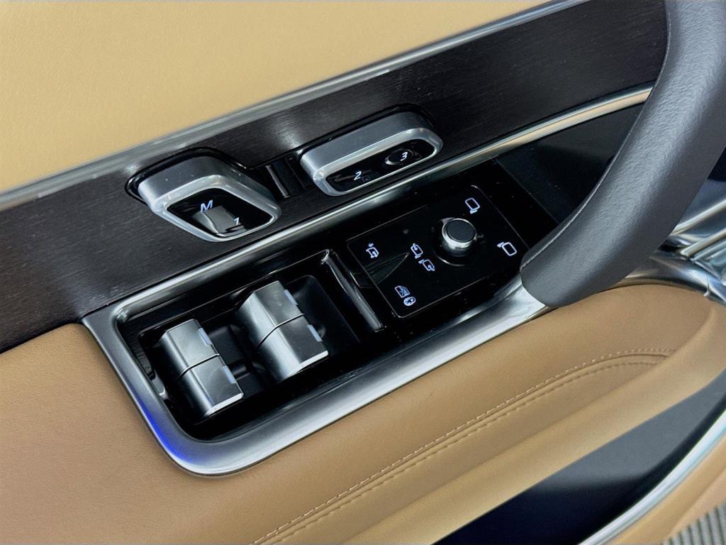 new 2025 Land Rover Range Rover car, priced at $152,400