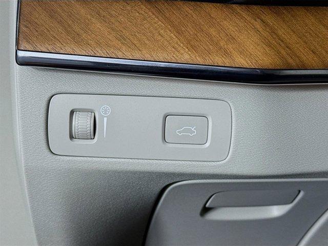 used 2022 Volvo XC90 car