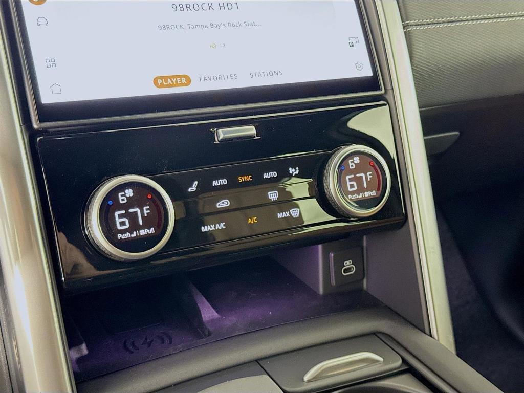 new 2025 Land Rover Discovery car, priced at $83,450