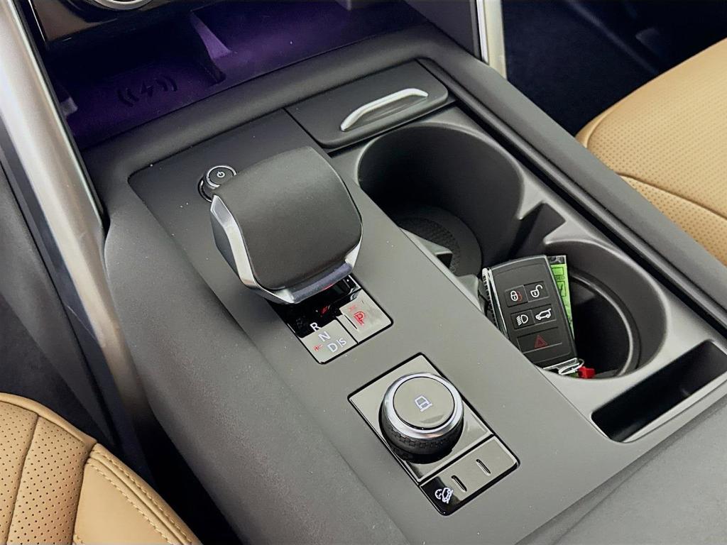 new 2025 Land Rover Discovery car, priced at $83,450