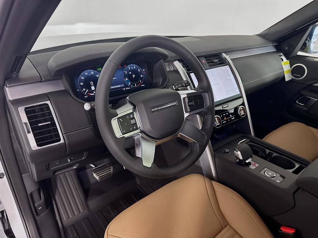 new 2025 Land Rover Discovery car, priced at $72,375