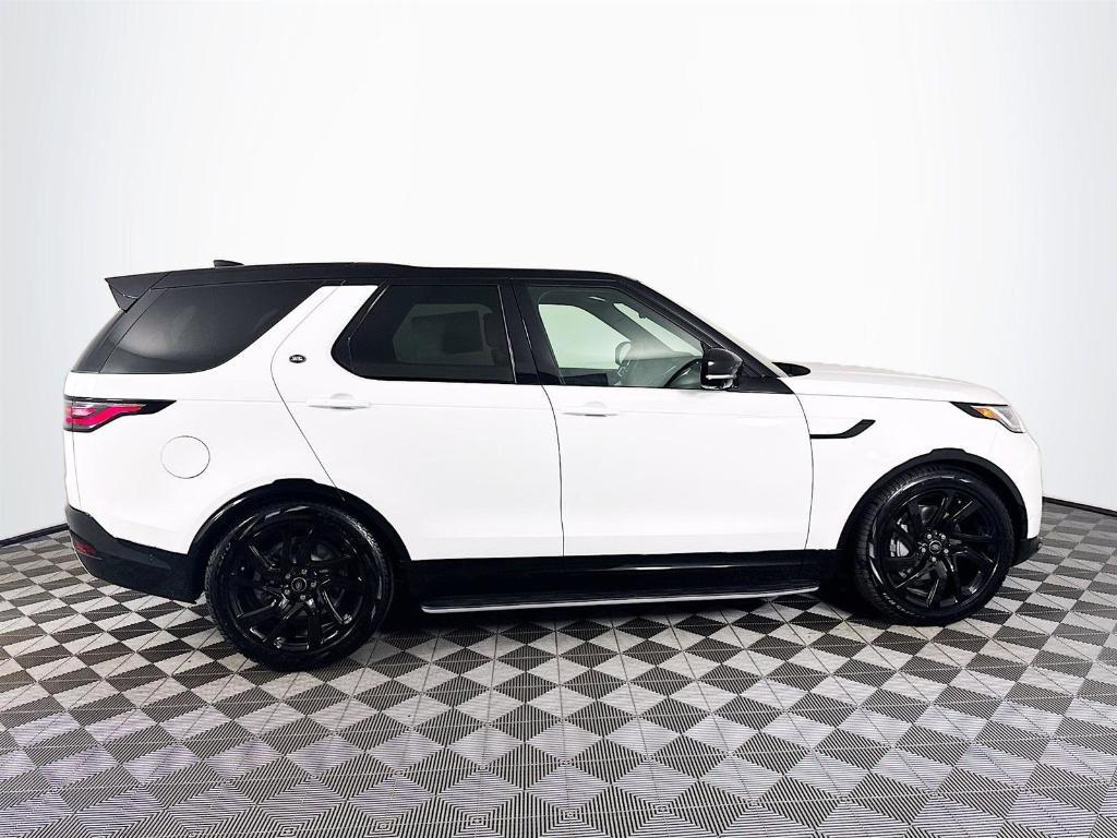 new 2025 Land Rover Discovery car, priced at $72,375