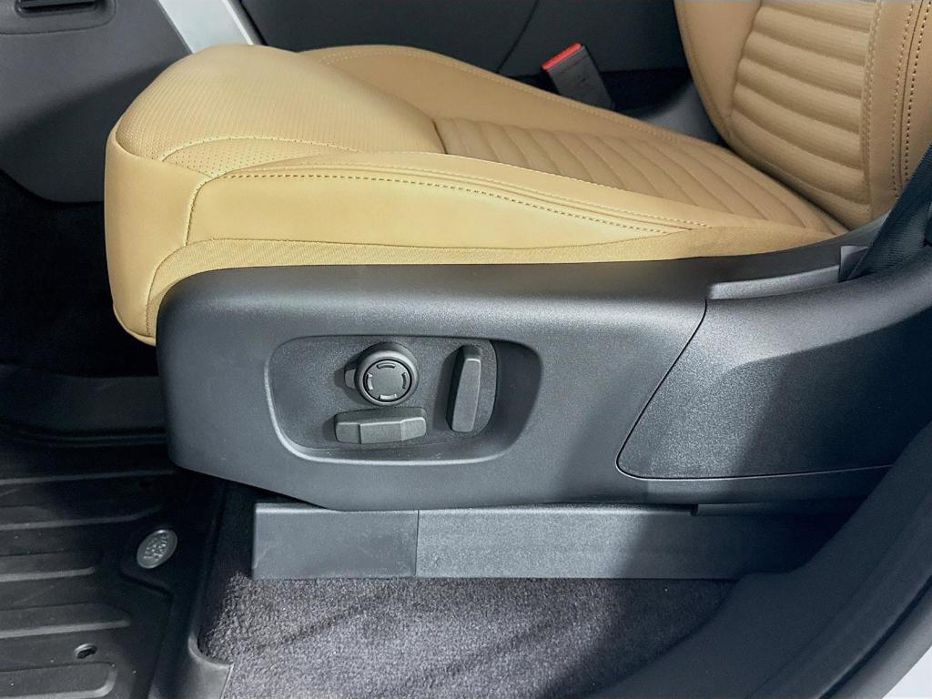 new 2025 Land Rover Discovery car, priced at $72,375