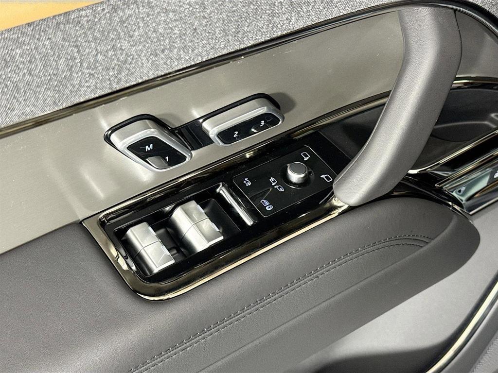 new 2025 Land Rover Range Rover Sport car, priced at $103,300