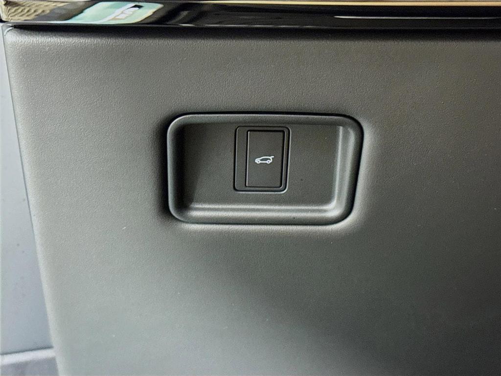 new 2025 Land Rover Range Rover Sport car, priced at $103,300