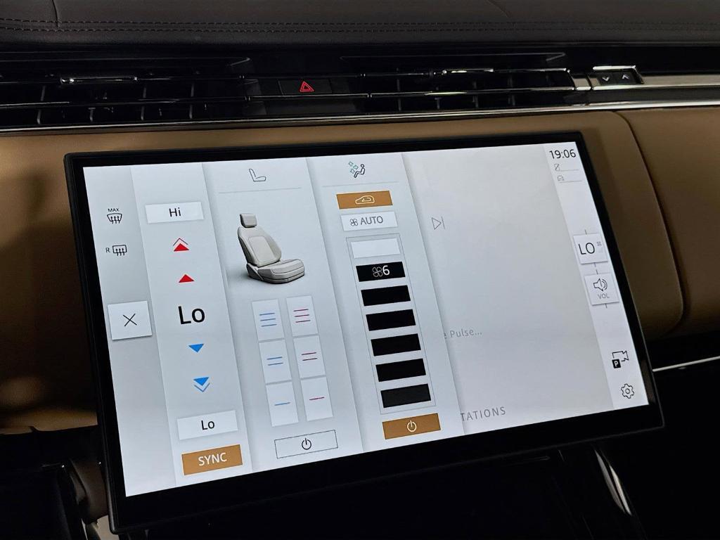 new 2025 Land Rover Range Rover Sport car, priced at $103,300