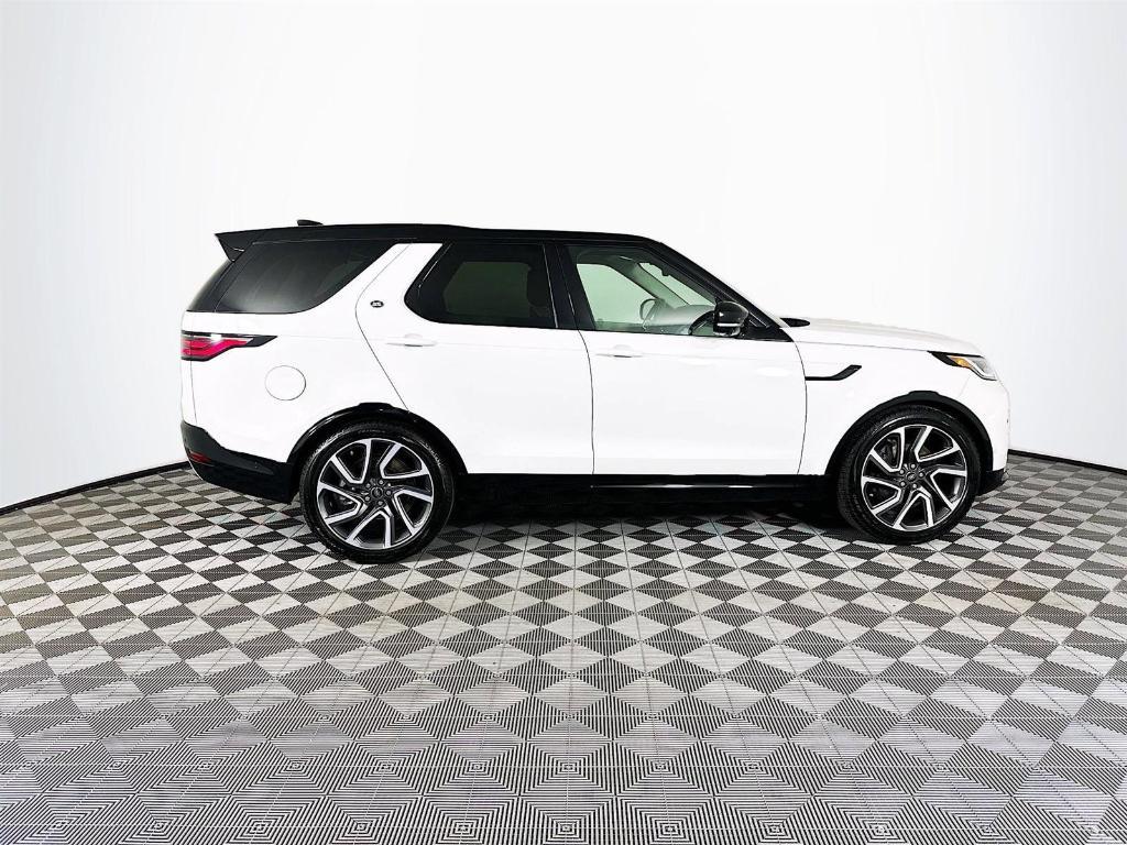 new 2025 Land Rover Discovery car, priced at $82,300